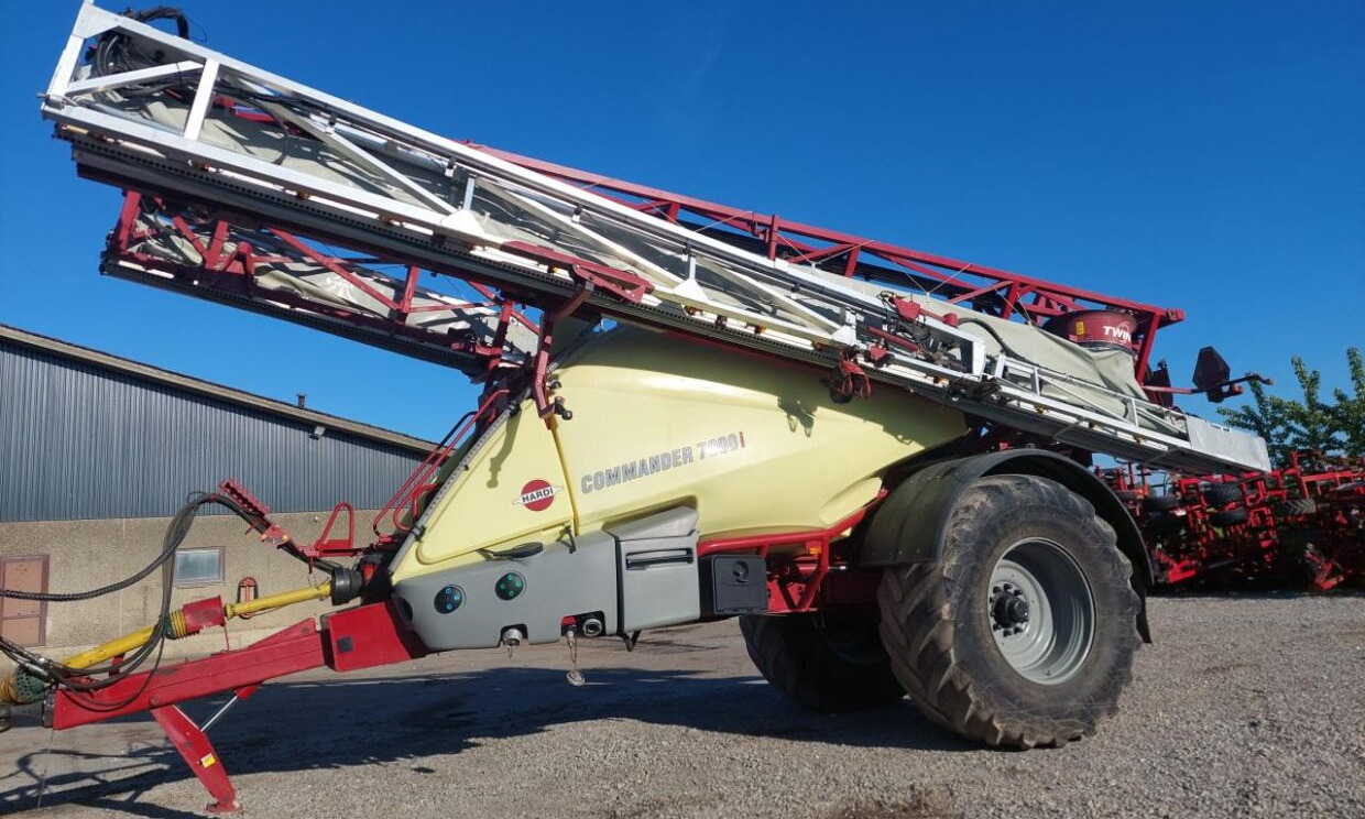 Hardi Commander 7000i - 36 m Twin - Pulverizador de arrastar: foto 2 Hardi Commander 7000i - 36 m Twin - Pulverizador de arrastar: foto 2