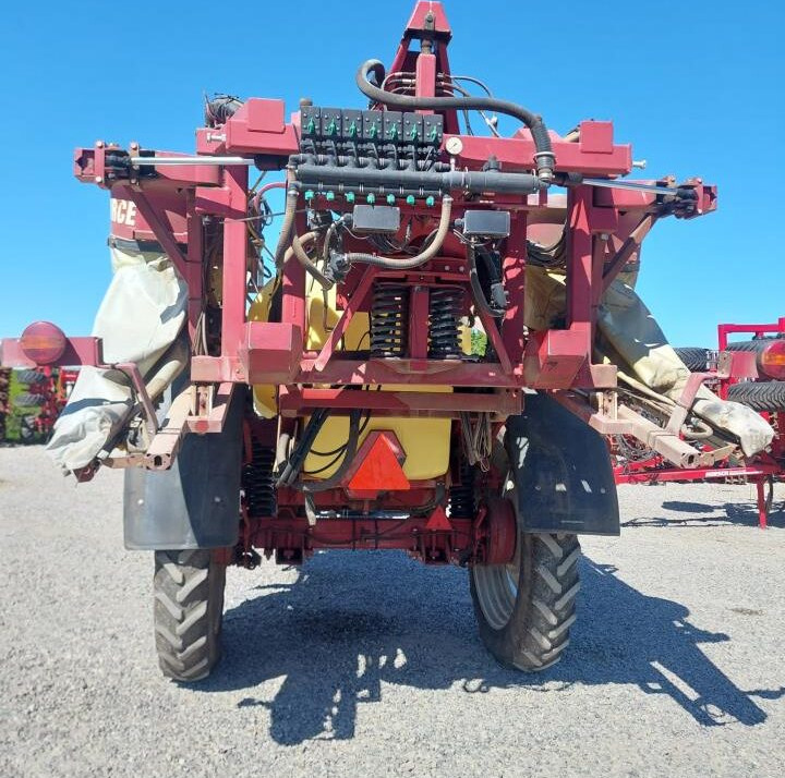 Hardi Commander Plus 4200 - 28m Twin - Pulverizador de arrastar: foto 4 Hardi Commander Plus 4200 - 28m Twin - Pulverizador de arrastar: foto 4