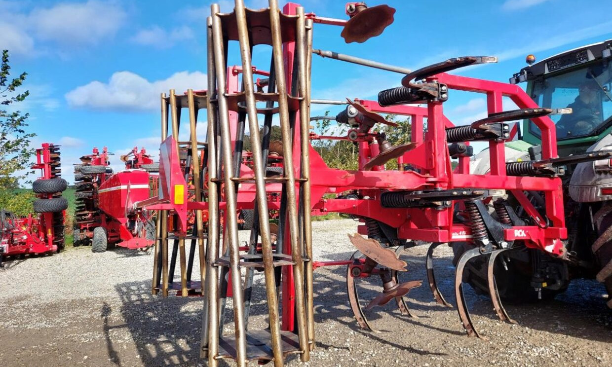 Horsch Terrano 4 FX - Grade: foto 4 Horsch Terrano 4 FX - Grade: foto 4
