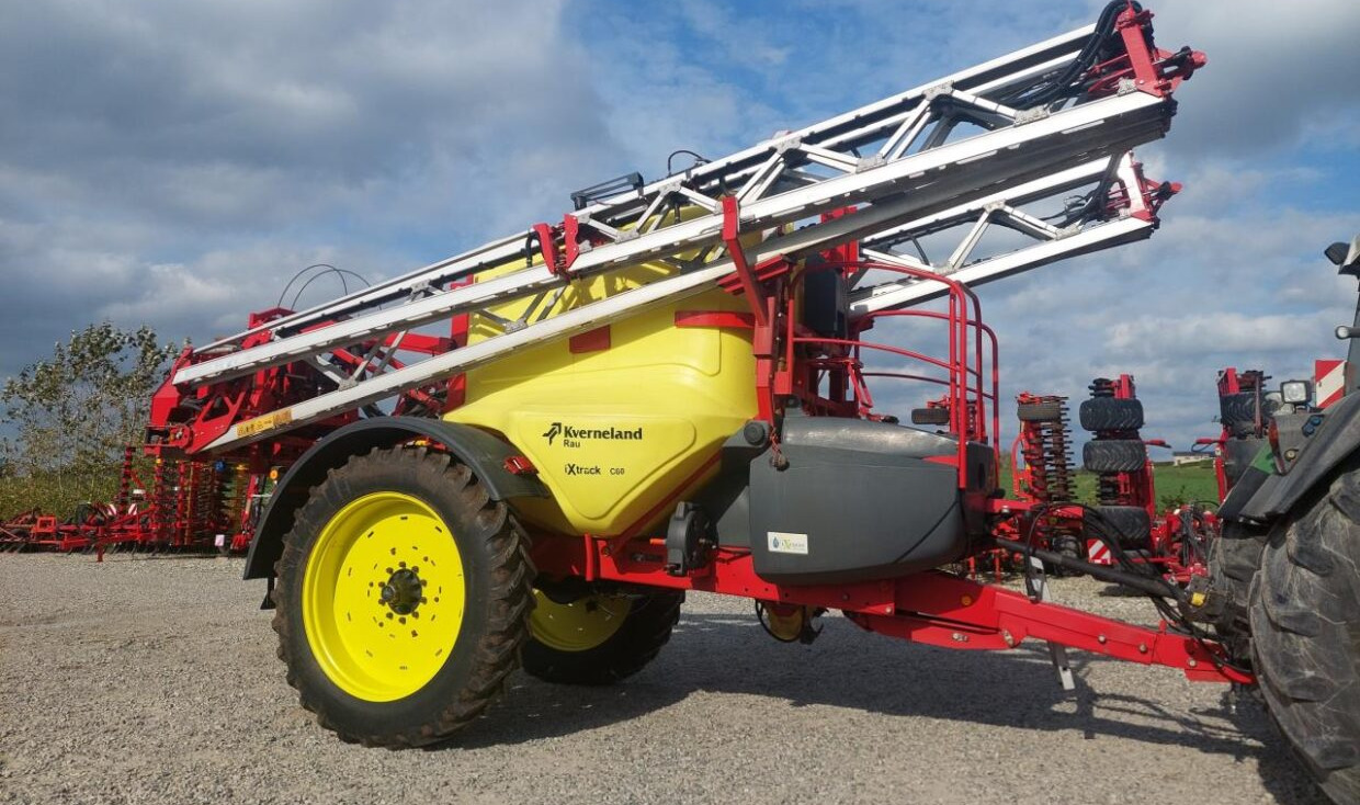 Kverneland Ixtrack C60 - 28m Alubom - Pulverizador de arrastar: foto 1 Kverneland Ixtrack C60 - 28m Alubom - Pulverizador de arrastar: foto 1