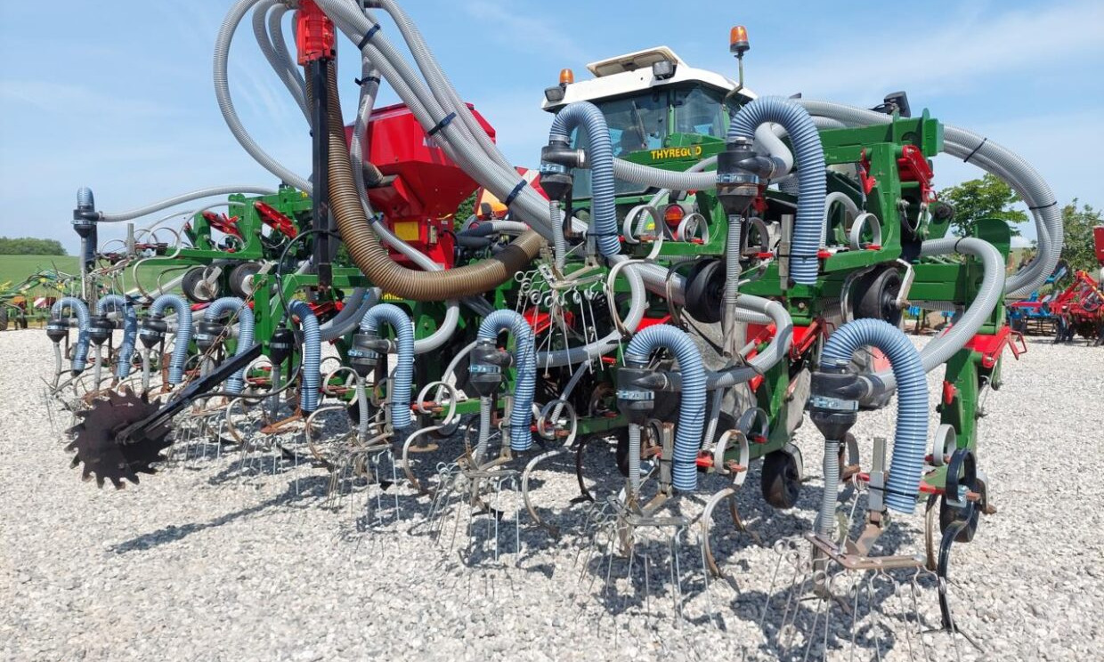 Thyregod TRV 12 med frø-/gødning-udstyr - Máquina agrícola: foto 2 Thyregod TRV 12 med frø-/gødning-udstyr - Máquina agrícola: foto 2
