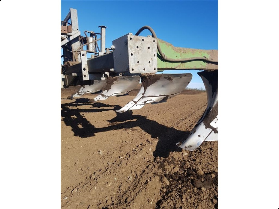 Reekie
4 elementer - Arado: foto 4 Reekie
4 elementer - Arado: foto 4