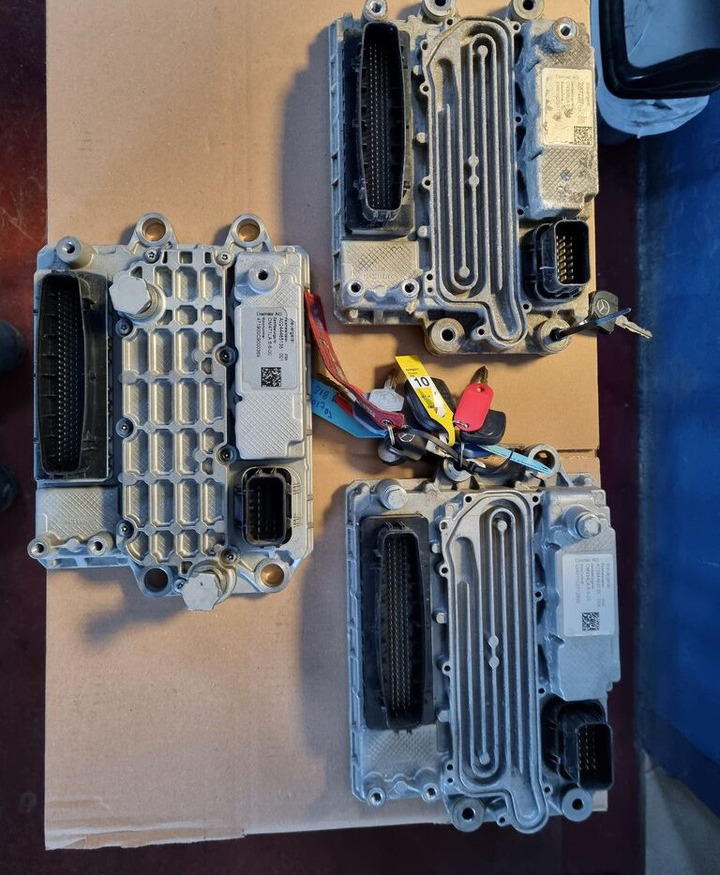 Continental CONTROL MODULE MCM2 Mercedes-Benz ACTROS MP4 EURO 6 - Centralina electrónica para Camião: foto 3 Continental CONTROL MODULE MCM2 Mercedes-Benz ACTROS MP4 EURO 6 - Centralina electrónica para Camião: foto 3