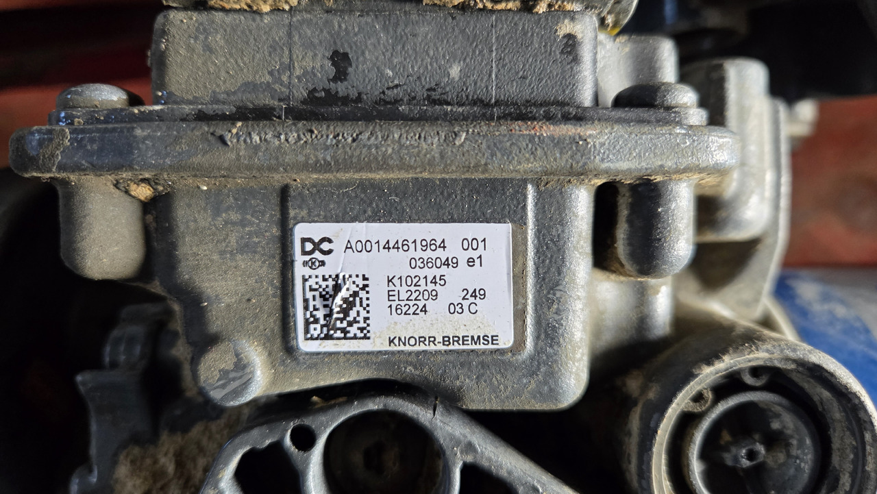 KNORR-BREMSE CONTROL UNIT EAPU K 102145 - Centralina electrónica para Camião: foto 5 KNORR-BREMSE CONTROL UNIT EAPU K 102145 - Centralina electrónica para Camião: foto 5