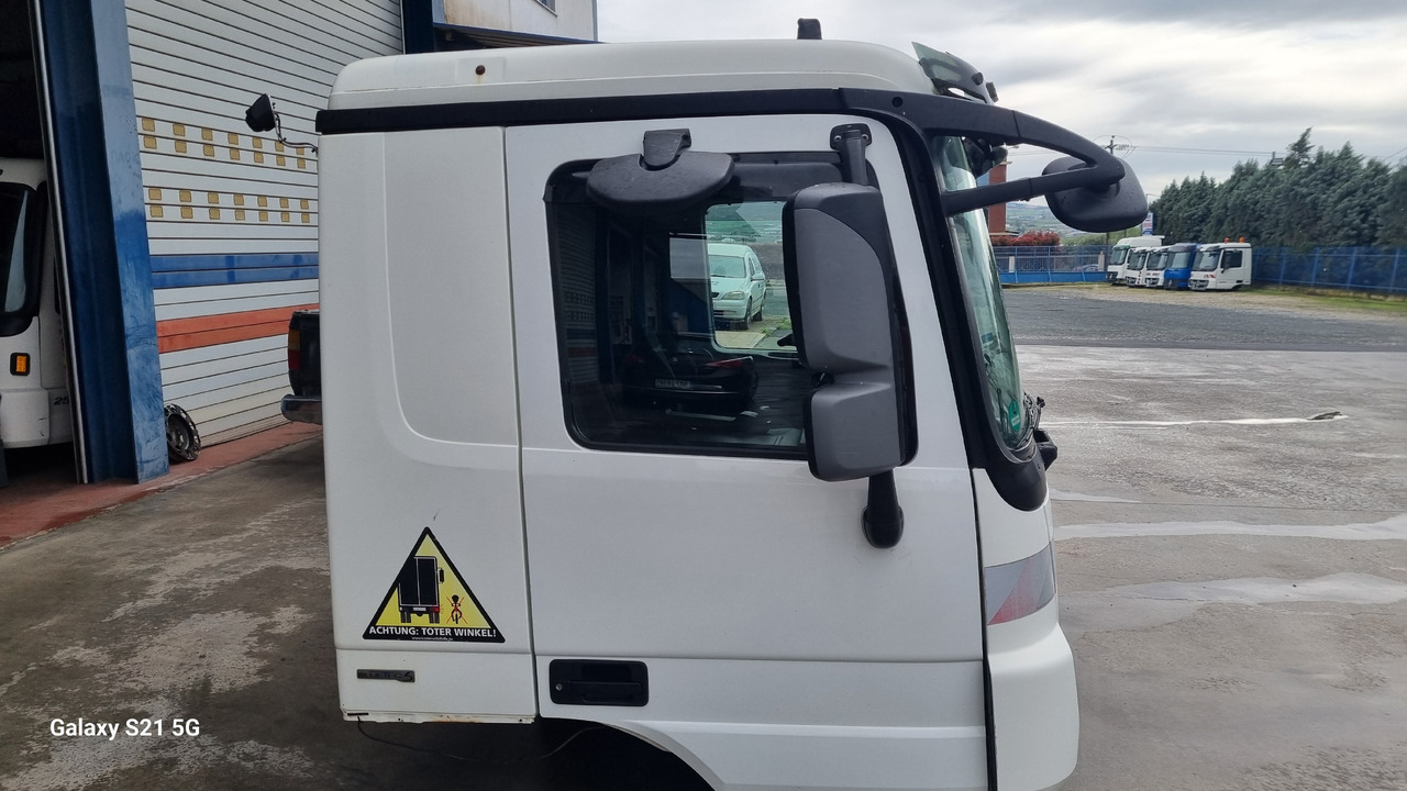 MERCEDES ACTROS MP3 MEDIUM - Cabine: foto 3 MERCEDES ACTROS MP3 MEDIUM - Cabine: foto 3