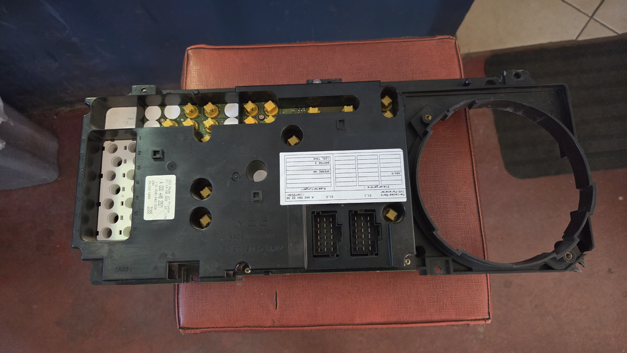 MERCEDES-BENZ ATEGO - Painel de instrumentos: foto 4 MERCEDES-BENZ ATEGO - Painel de instrumentos: foto 4