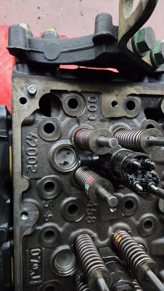 MERCEDES-BENZ OM 470 LA - Cabeça do motor para Camião: foto 3 MERCEDES-BENZ OM 470 LA - Cabeça do motor para Camião: foto 3