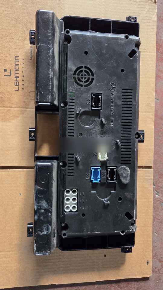 MERCEDES-BENZ econic - Painel de instrumentos para Ônibus: foto 2 MERCEDES-BENZ econic - Painel de instrumentos para Ônibus: foto 2