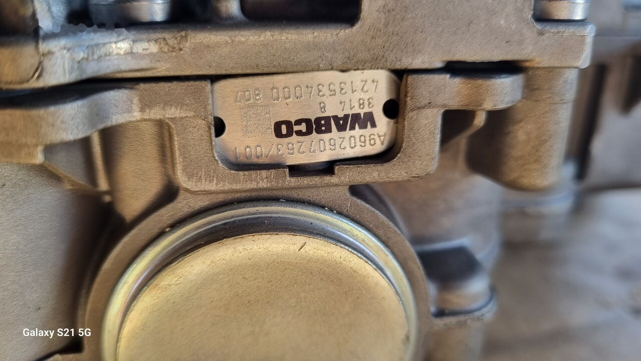 Mercedes-Benz ATEGO EURO 6 SHIFTING CYLINDER Mercedes-Benz ATEGO EURO 6 - Manete de mudanças para Camião: foto 5 Mercedes-Benz ATEGO EURO 6 SHIFTING CYLINDER Mercedes-Benz ATEGO EURO 6 - Manete de mudanças para Camião: foto 5