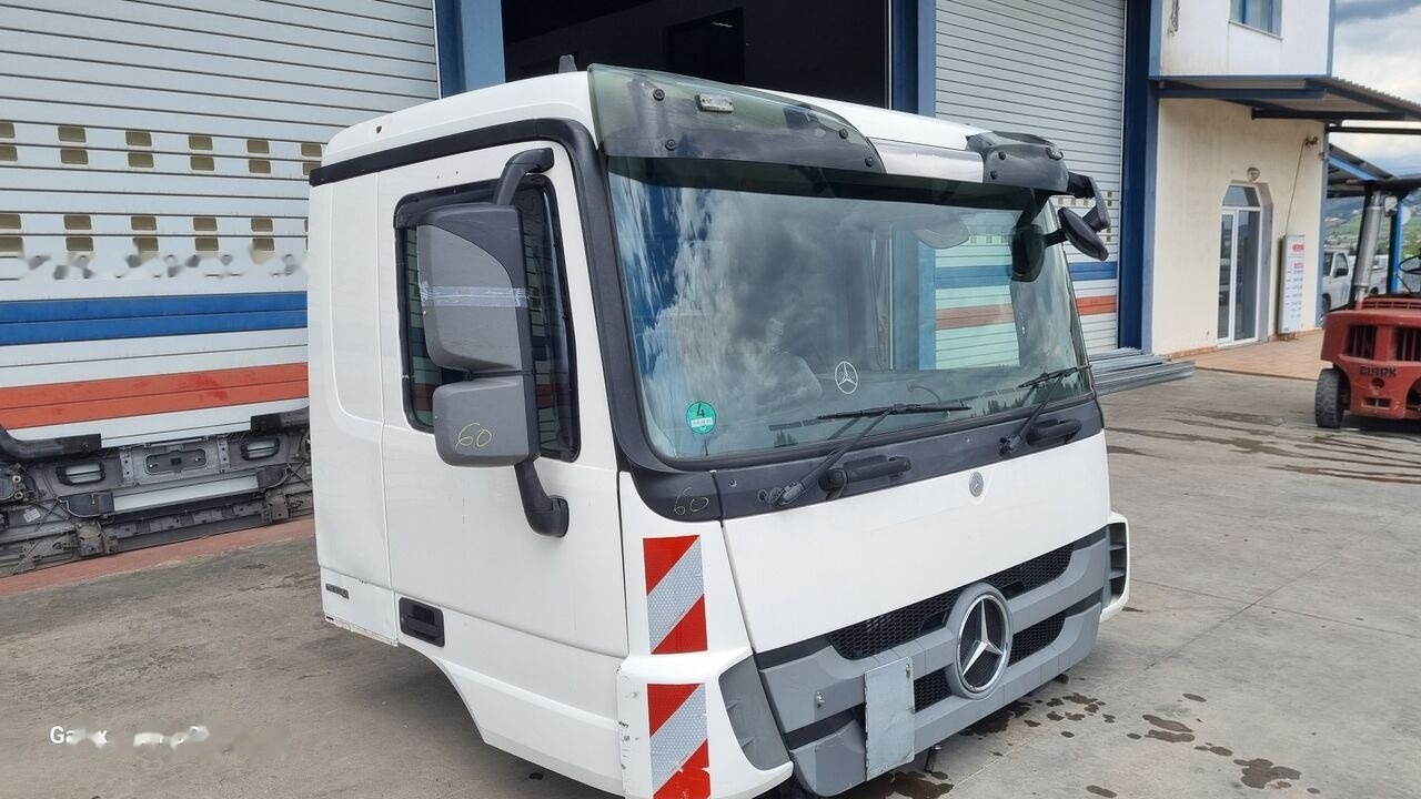 Cabine para Camião Mercedes-Benz CAB MERCEDES ACTROS MP 3 MEDIUM   Mercedes-Benz ACTROS MP3: foto 14