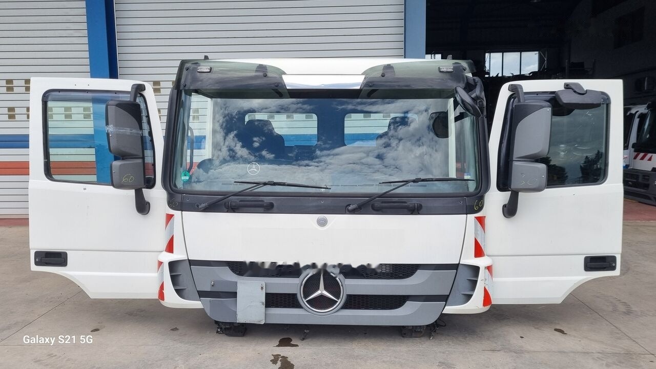 Cabine para Camião Mercedes-Benz CAB MERCEDES ACTROS MP 3 MEDIUM   Mercedes-Benz ACTROS MP3: foto 11