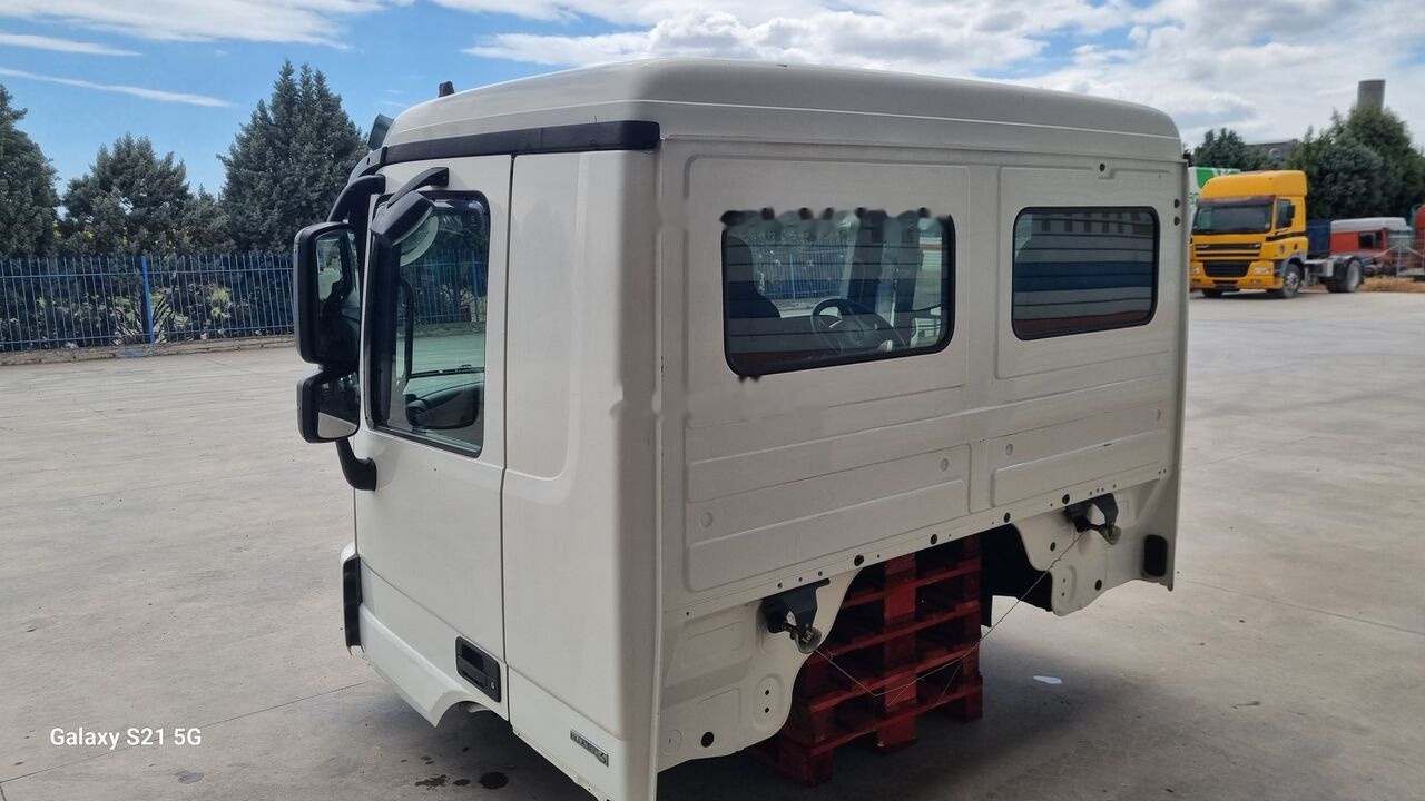 Cabine para Camião Mercedes-Benz CAB MERCEDES ACTROS MP 3 MEDIUM   Mercedes-Benz ACTROS MP3: foto 15