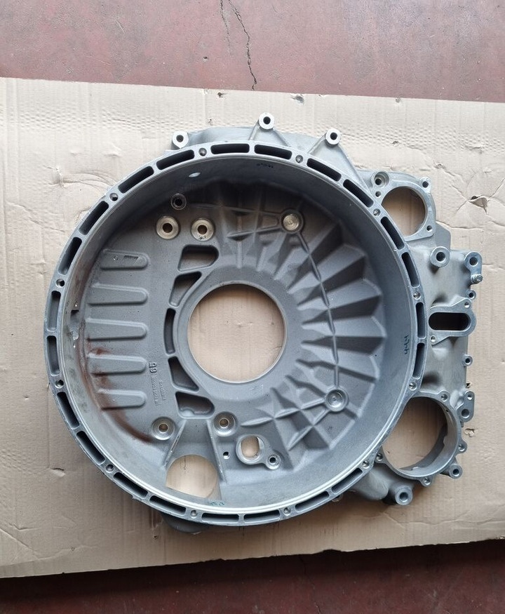 Mercedes-Benz TRANSMISSION HOUSING Mercedes-Benz ACTROS MP4 EURO 6 - Caixa de velocidade para Camião: foto 3 Mercedes-Benz TRANSMISSION HOUSING Mercedes-Benz ACTROS MP4 EURO 6 - Caixa de velocidade para Camião: foto 3