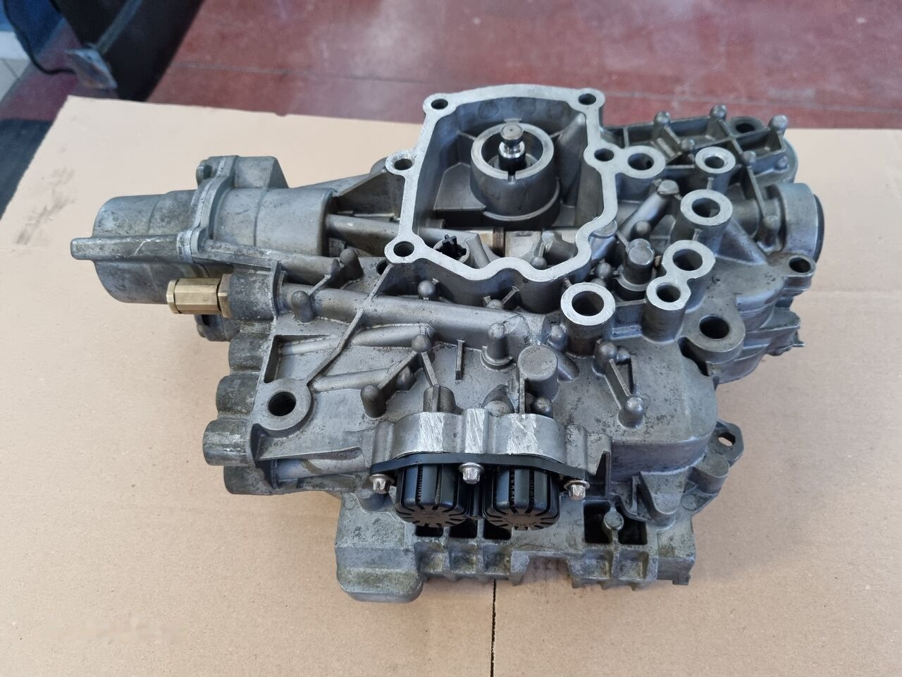WABCO SHIFTING CYLINDER Mercedes-Benz ACTROS MP4 EURO 6 - Manete de mudanças para Camião: foto 5 WABCO SHIFTING CYLINDER Mercedes-Benz ACTROS MP4 EURO 6 - Manete de mudanças para Camião: foto 5