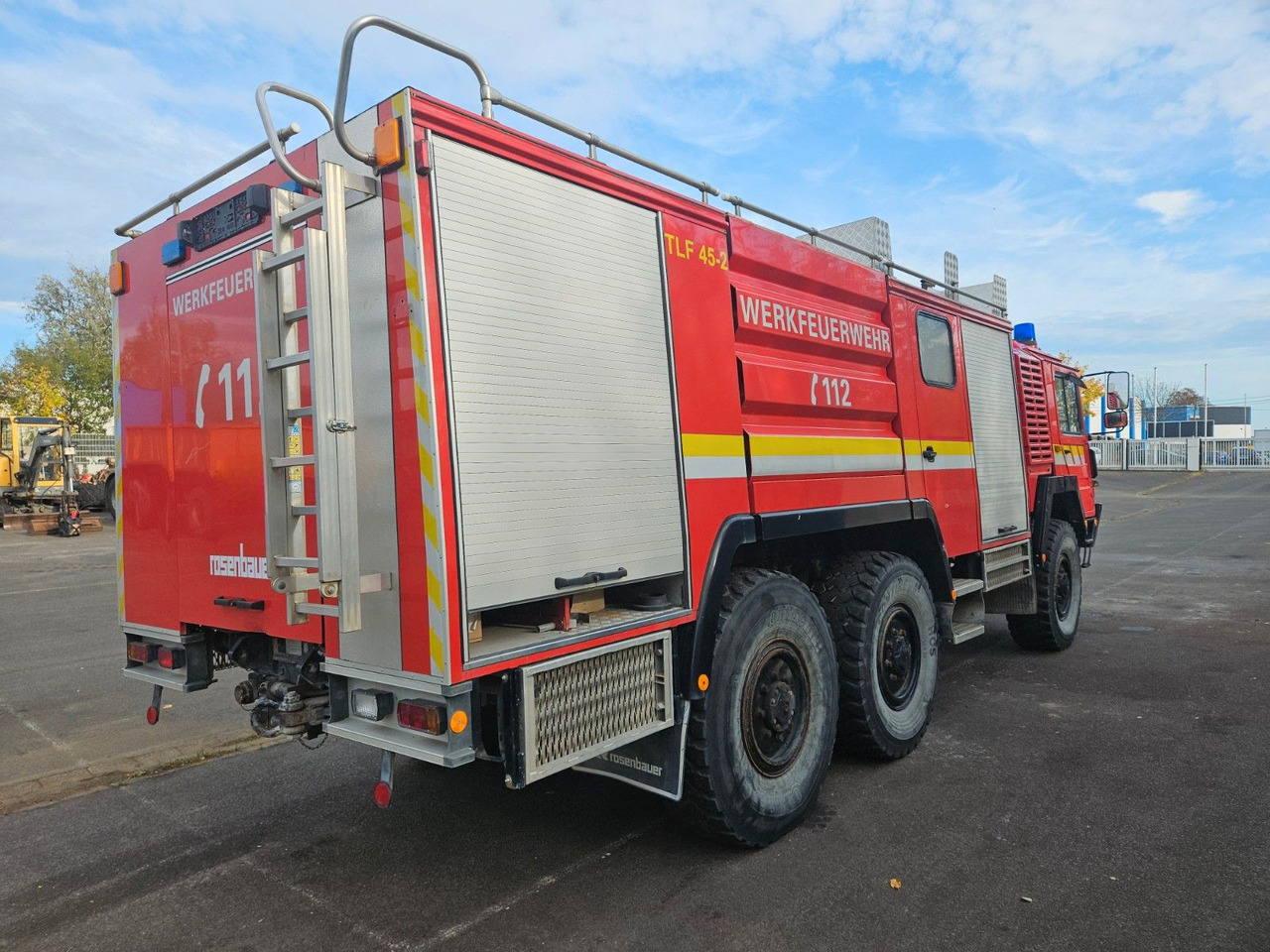 MAN KAT 6x6 Tanklöschfahrzeug - Camião cisterna: foto 3 MAN KAT 6x6 Tanklöschfahrzeug - Camião cisterna: foto 3