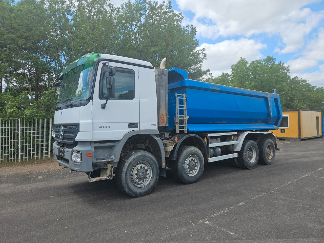 Mercedes-Benz Actros 4144 8x8 Hinterkipper - Camião basculante: foto 2 Mercedes-Benz Actros 4144 8x8 Hinterkipper - Camião basculante: foto 2