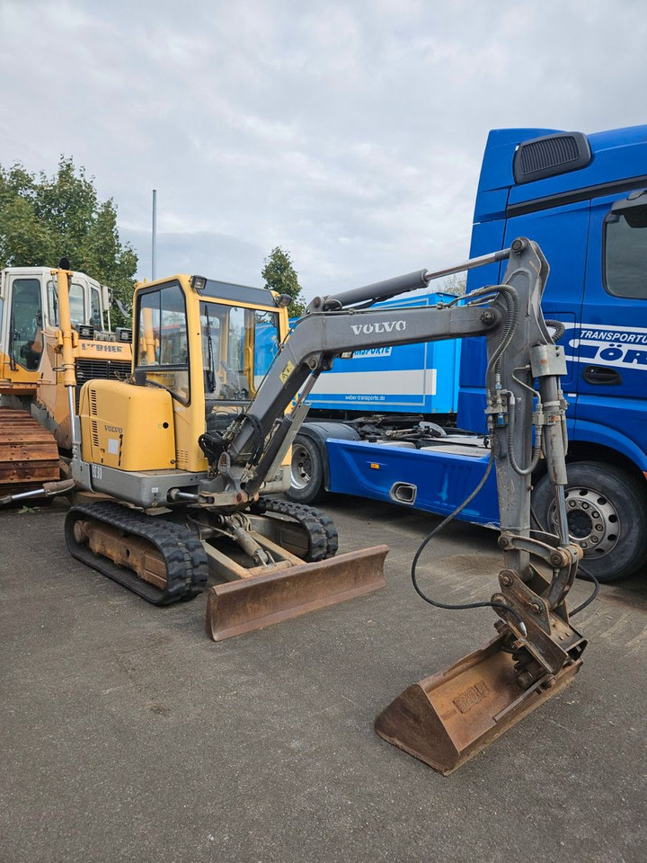 Volvo EC30 Minibagger - Mini escavadeira: foto 1 Volvo EC30 Minibagger - Mini escavadeira: foto 1