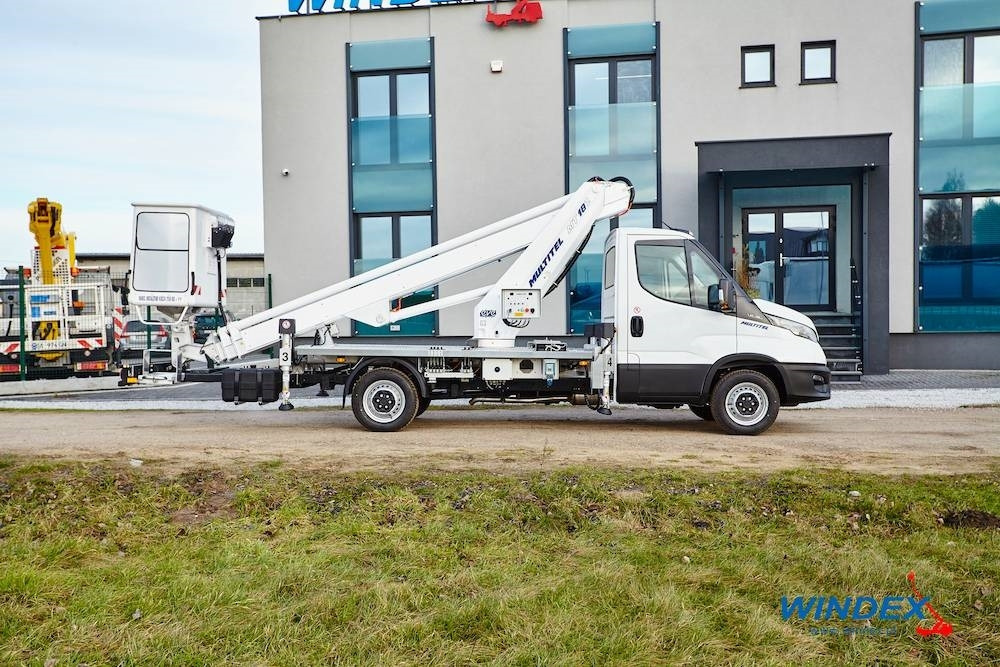 Multitel MT 182 EX - Caminhão com plataforma aérea: foto 2 Multitel MT 182 EX - Caminhão com plataforma aérea: foto 2