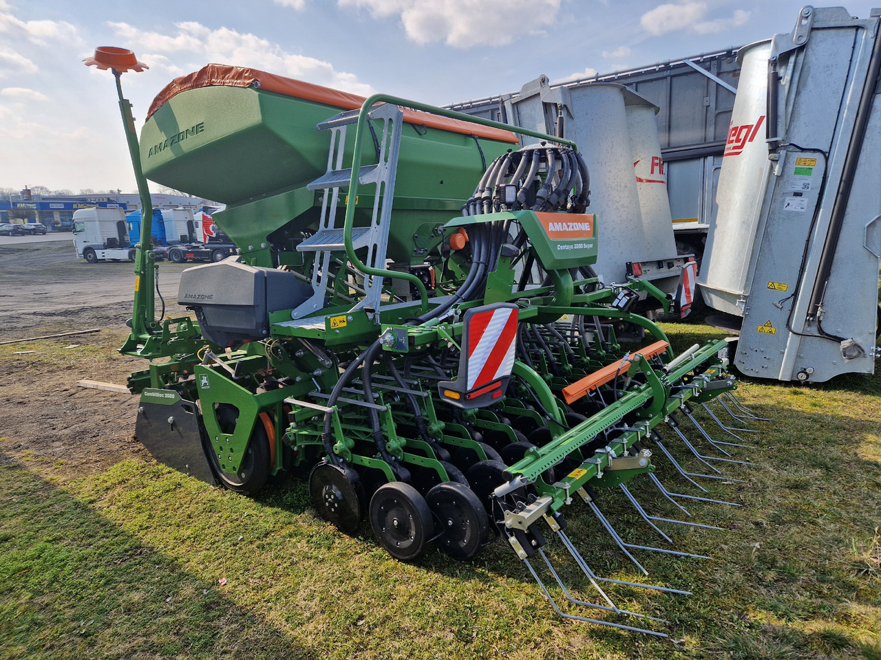 Amazone Centaya 3000 Super Harrow - Semeadora combinada: foto 4 Amazone Centaya 3000 Super Harrow - Semeadora combinada: foto 4