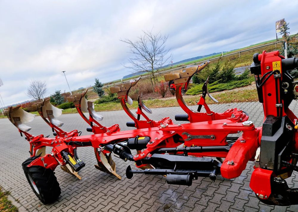 Gregoire Besson Gregoire Besson Rover 70 - Arado: foto 1 Gregoire Besson Gregoire Besson Rover 70 - Arado: foto 1