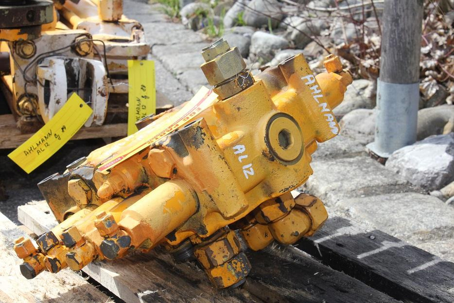 Ahlmann AS 12 - Válvula hidráulica para Máquina de construção: foto 2 Ahlmann AS 12 - Válvula hidráulica para Máquina de construção: foto 2