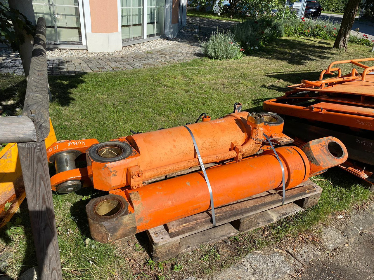 Doosan DL 500 - Cilindro hidráulico para Máquina de construção: foto 1 Doosan DL 500 - Cilindro hidráulico para Máquina de construção: foto 1