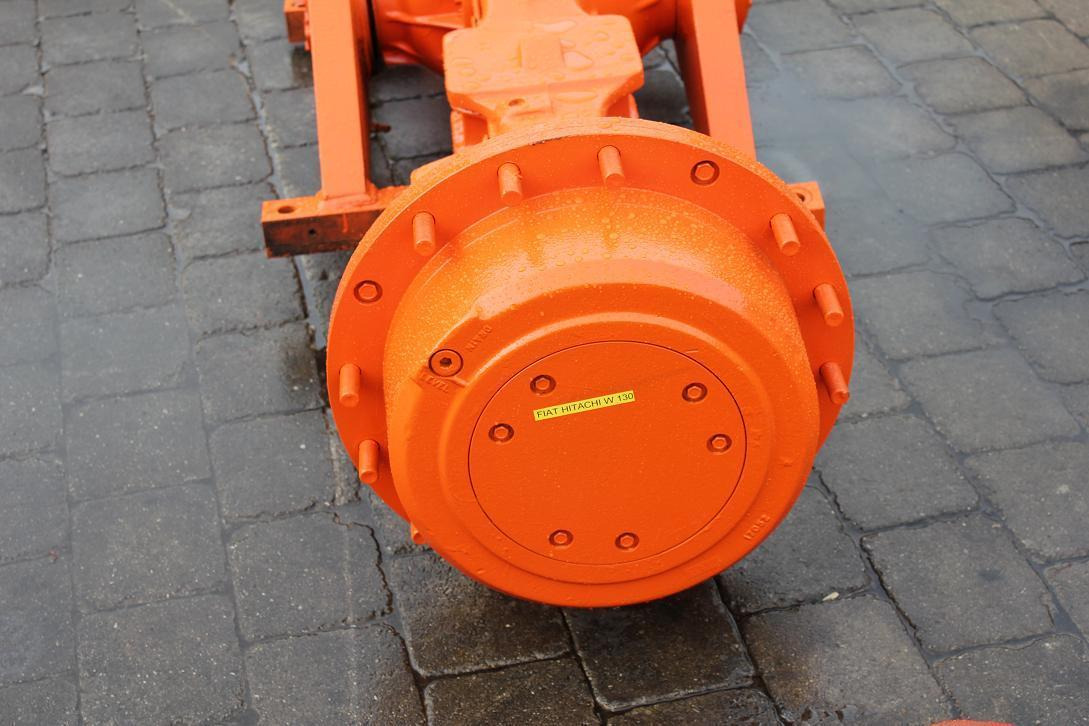 Fiat-Hitachi FR 130-2 - Eixo e peças para Máquina de construção: foto 4 Fiat-Hitachi FR 130-2 - Eixo e peças para Máquina de construção: foto 4