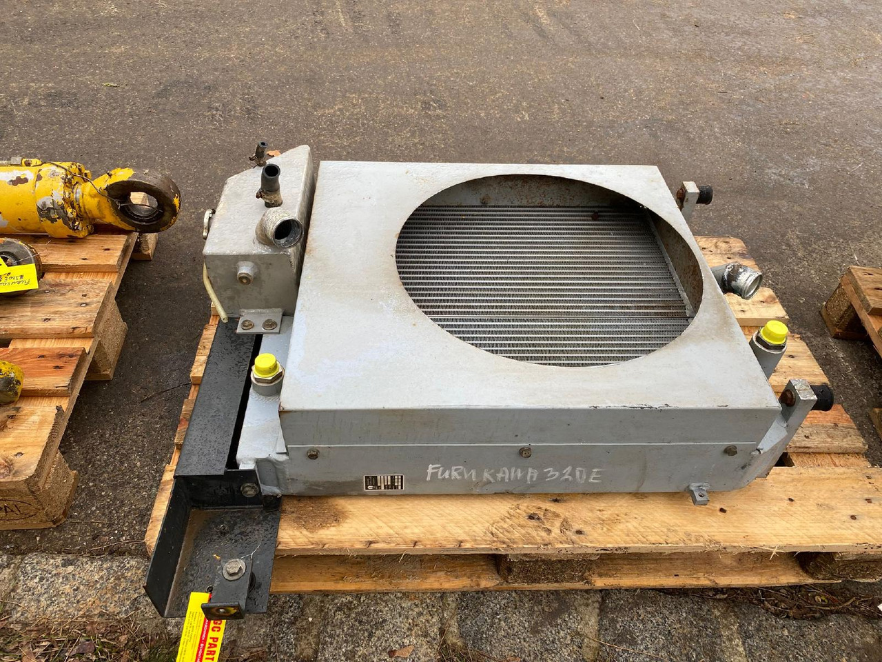 Furukawa 320 E - Sistema de arrefecimento para Máquina de construção: foto 1 Furukawa 320 E - Sistema de arrefecimento para Máquina de construção: foto 1