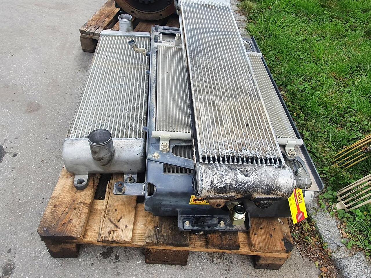 Hitachi ZW 220 - Sistema de arrefecimento para Máquina de construção: foto 3 Hitachi ZW 220 - Sistema de arrefecimento para Máquina de construção: foto 3