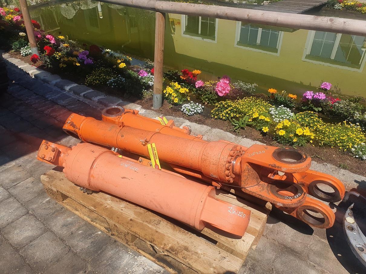 Hitachi ZW 220 - Cilindro hidráulico para Máquina de construção: foto 2 Hitachi ZW 220 - Cilindro hidráulico para Máquina de construção: foto 2