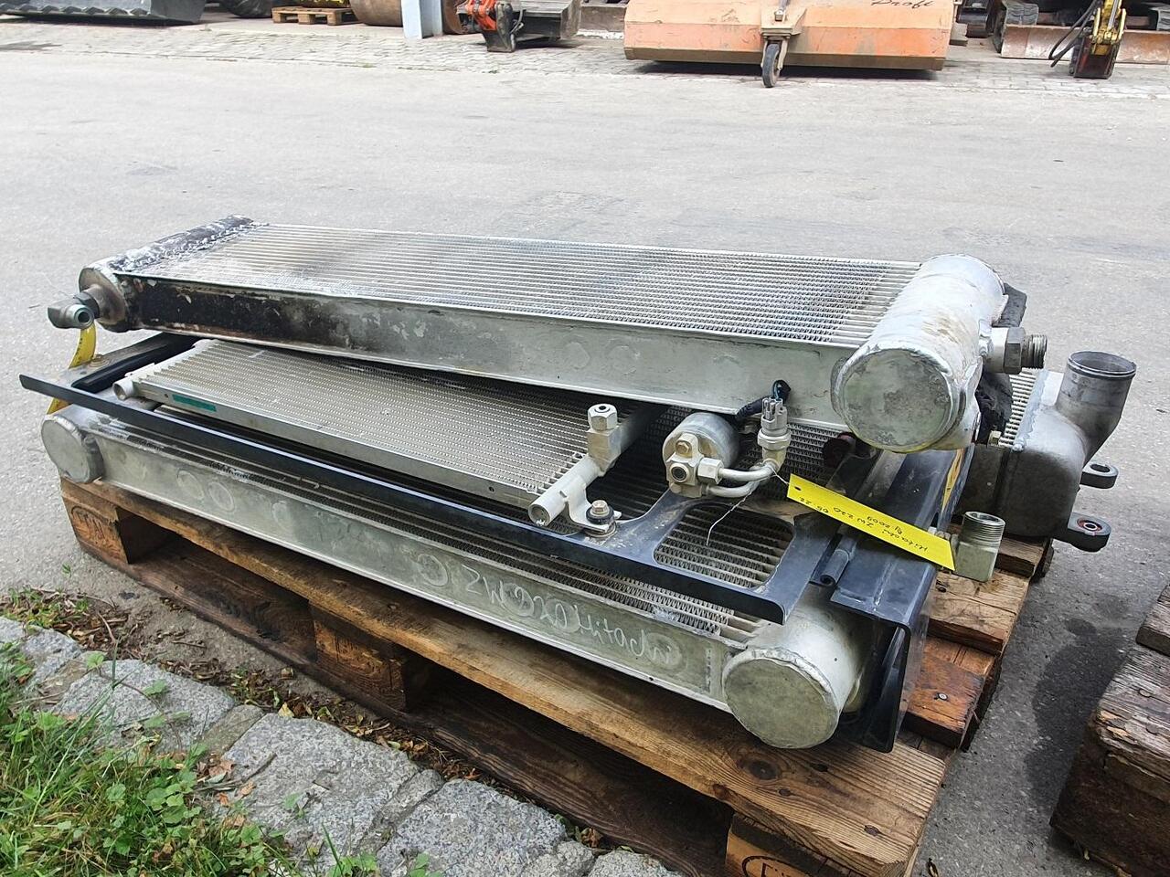 Hitachi ZW 220 - Sistema de arrefecimento para Máquina de construção: foto 2 Hitachi ZW 220 - Sistema de arrefecimento para Máquina de construção: foto 2