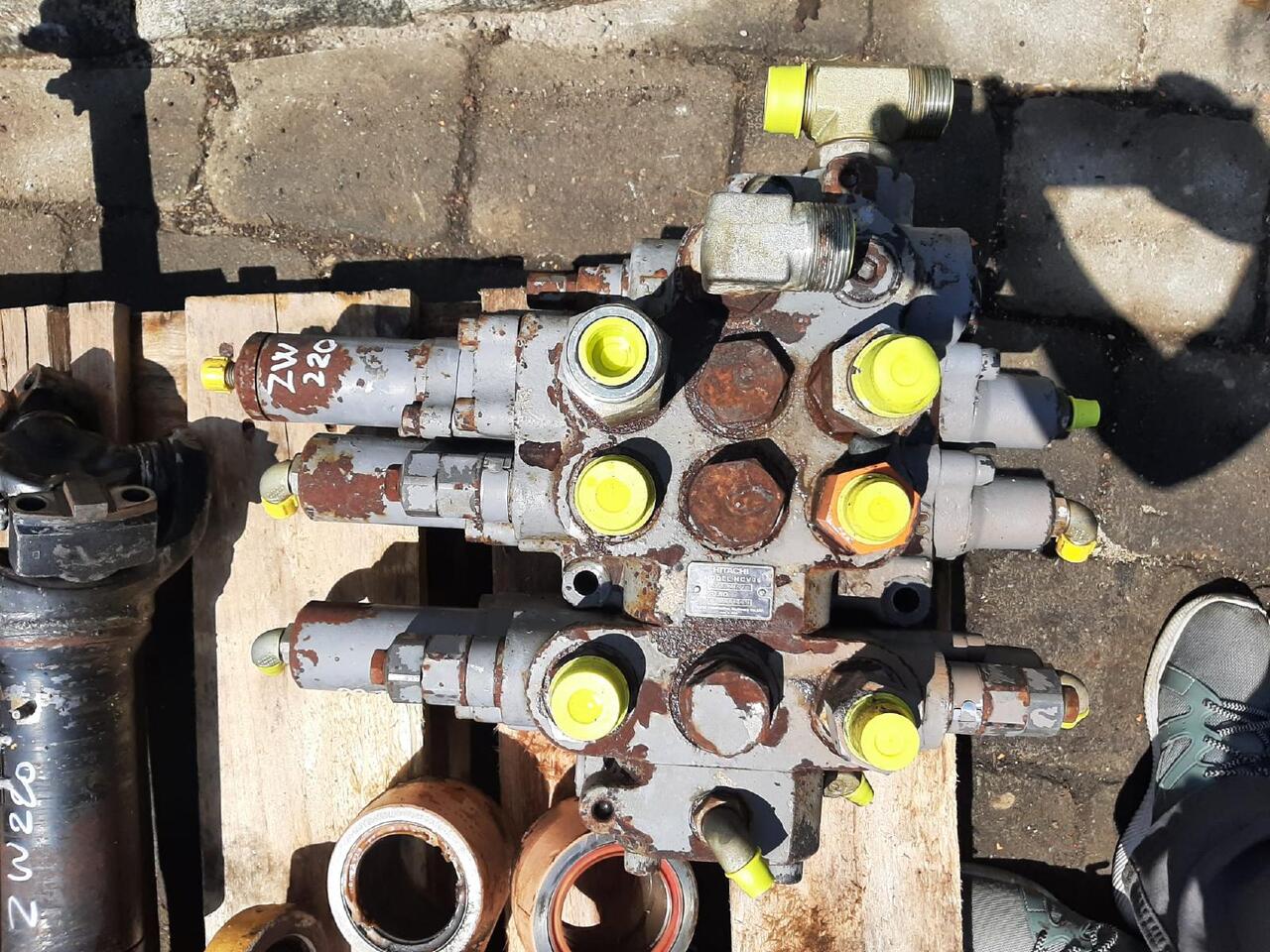 Hitachi ZW 220 - Válvula hidráulica para Máquina de construção: foto 2 Hitachi ZW 220 - Válvula hidráulica para Máquina de construção: foto 2