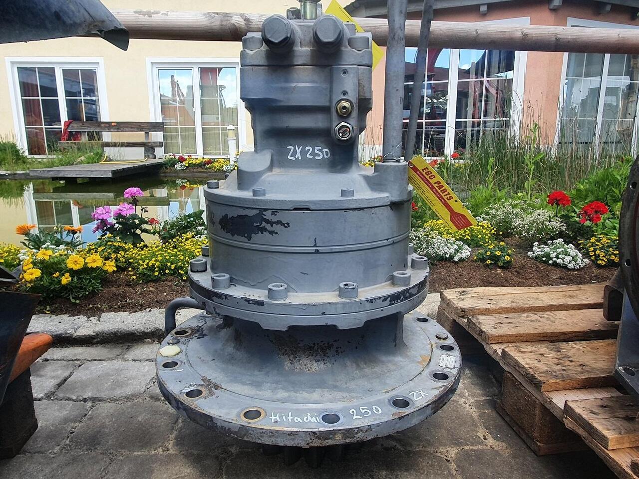 Hitachi ZX 250 - Motor de giro para Máquina de construção: foto 1 Hitachi ZX 250 - Motor de giro para Máquina de construção: foto 1