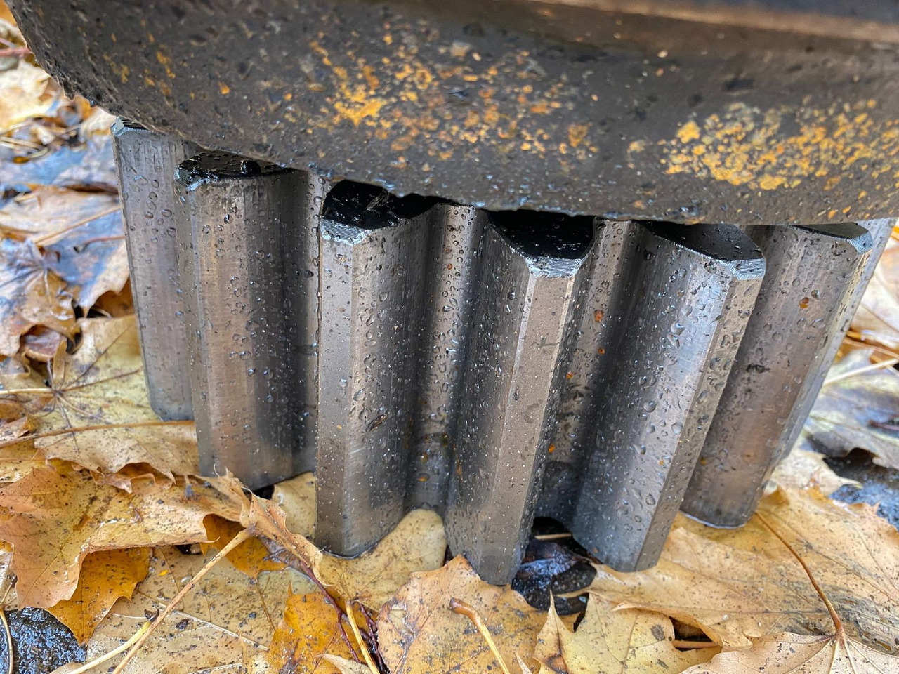 Holland E 305 - Motor de giro para Máquina de construção: foto 3 Holland E 305 - Motor de giro para Máquina de construção: foto 3