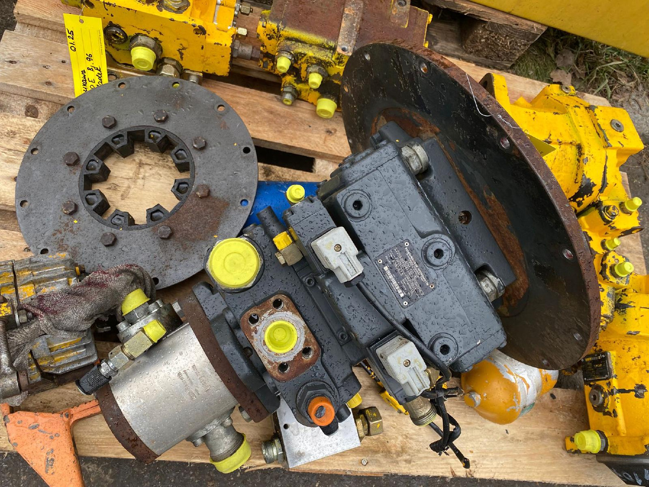 Hydromatik A4VG 90 aus Furukawa 320 E - Bomba hidráulica para Máquina de construção: foto 1 Hydromatik A4VG 90 aus Furukawa 320 E - Bomba hidráulica para Máquina de construção: foto 1