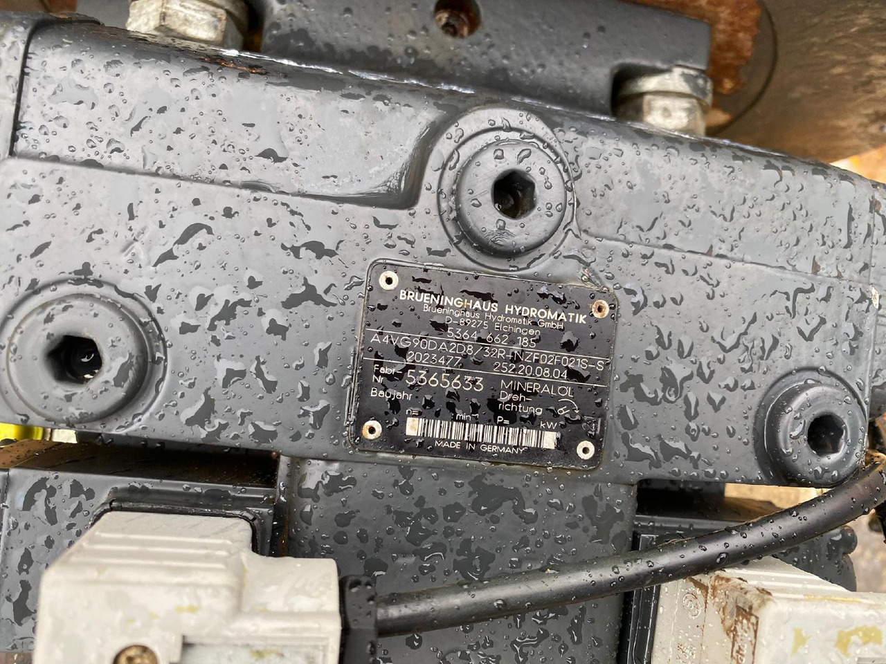 Hydromatik A4VG 90 aus Furukawa 320 E - Bomba hidráulica para Máquina de construção: foto 2 Hydromatik A4VG 90 aus Furukawa 320 E - Bomba hidráulica para Máquina de construção: foto 2