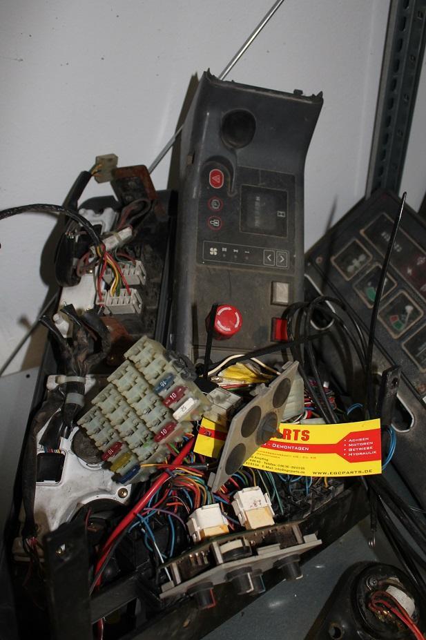 JCB 210 - Painel de instrumentos para Escavadora de rastos: foto 4 JCB 210 - Painel de instrumentos para Escavadora de rastos: foto 4