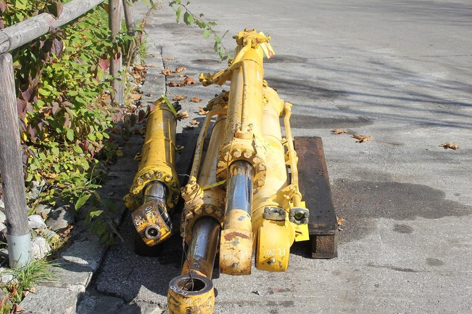 Komatsu PC 240 - Cilindro hidráulico para Máquina de construção: foto 3 Komatsu PC 240 - Cilindro hidráulico para Máquina de construção: foto 3