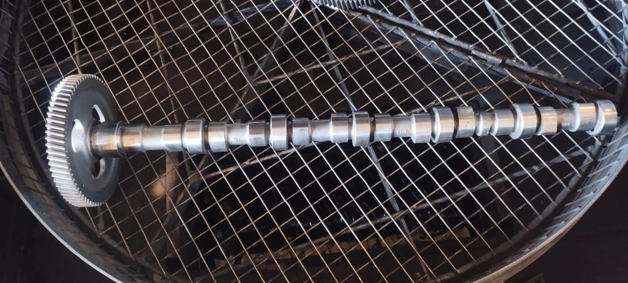 Komatsu SAA6D102E-2 - Motor para Máquina de construção: foto 4 Komatsu SAA6D102E-2 - Motor para Máquina de construção: foto 4