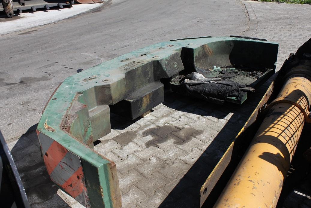 Liebherr A 312 - Contrapeso para Escavadeira: foto 4 Liebherr A 312 - Contrapeso para Escavadeira: foto 4