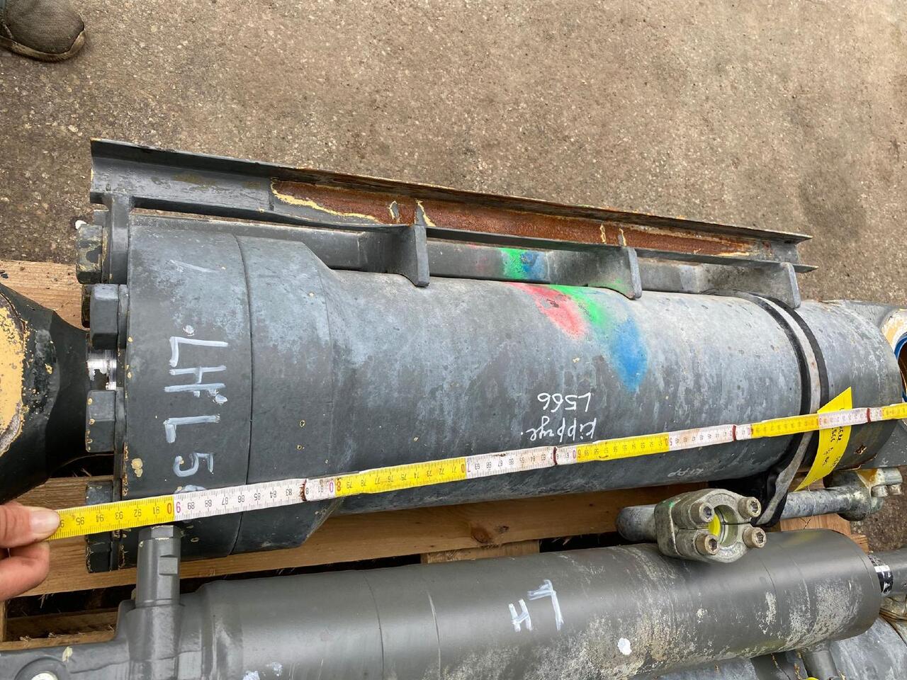 Liebherr L 566 - Cilindro hidráulico para Máquina de construção: foto 4 Liebherr L 566 - Cilindro hidráulico para Máquina de construção: foto 4