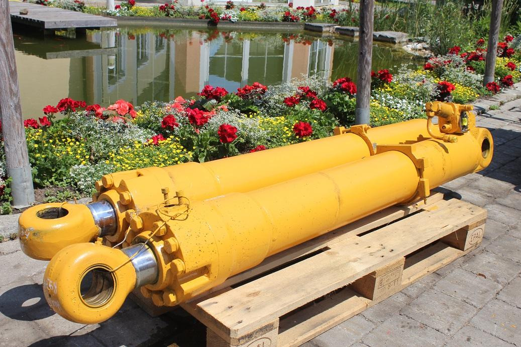 Liebherr R 934 LIT - Cilindro hidráulico para Máquina de construção: foto 1 Liebherr R 934 LIT - Cilindro hidráulico para Máquina de construção: foto 1