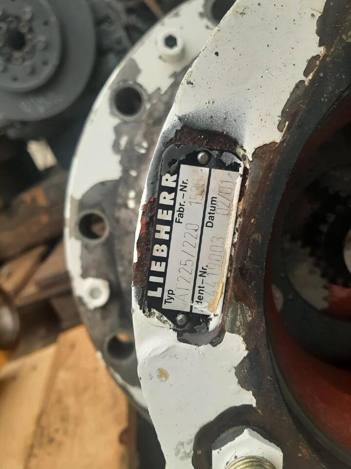 Liebherr SAT 225 / 220 aus A900B - Motor de giro para Máquina de construção: foto 3 Liebherr SAT 225 / 220 aus A900B - Motor de giro para Máquina de construção: foto 3