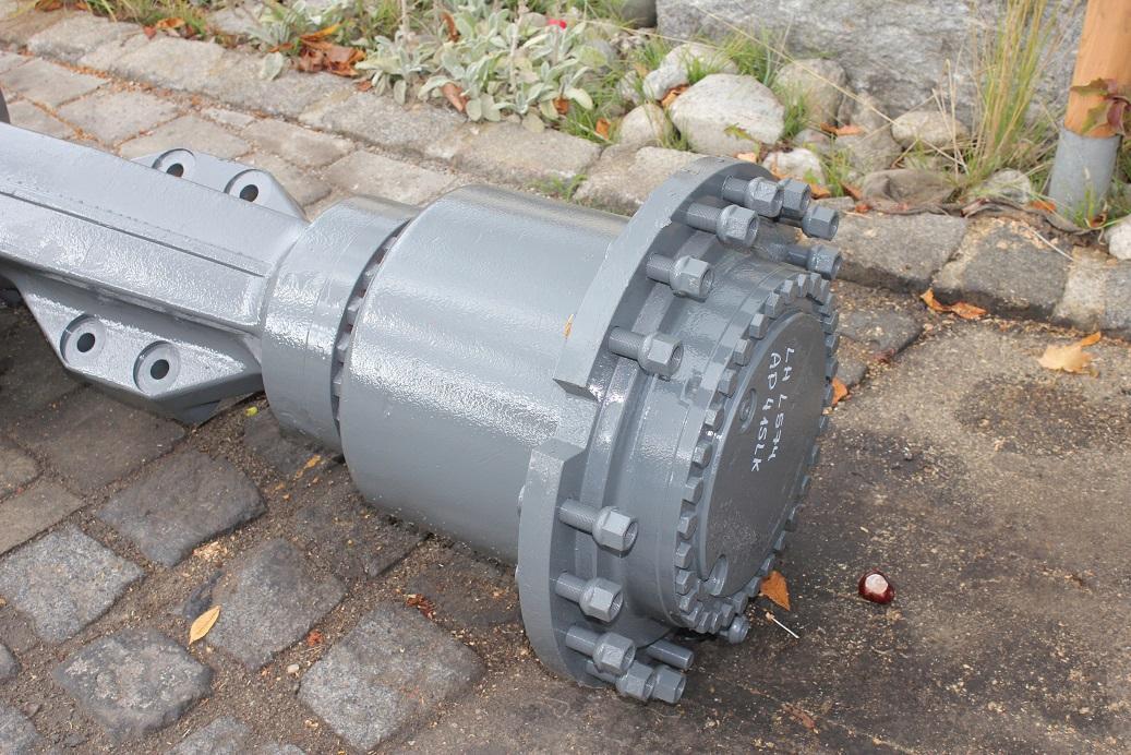 Liebherr ZF AP 415 aus L 574 - Eixo e peças para Máquina de construção: foto 2 Liebherr ZF AP 415 aus L 574 - Eixo e peças para Máquina de construção: foto 2