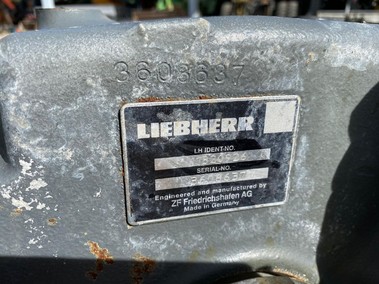 Liebherr ZF aus LH 24M - Caixa de velocidade para Máquina de construção: foto 2 Liebherr ZF aus LH 24M - Caixa de velocidade para Máquina de construção: foto 2