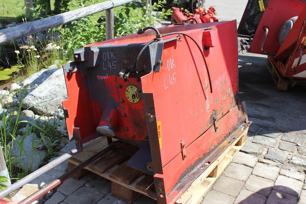 O&K L 45 - Tanque de combustível para Pá carregadora de rodas: foto 1 O&K L 45 - Tanque de combustível para Pá carregadora de rodas: foto 1