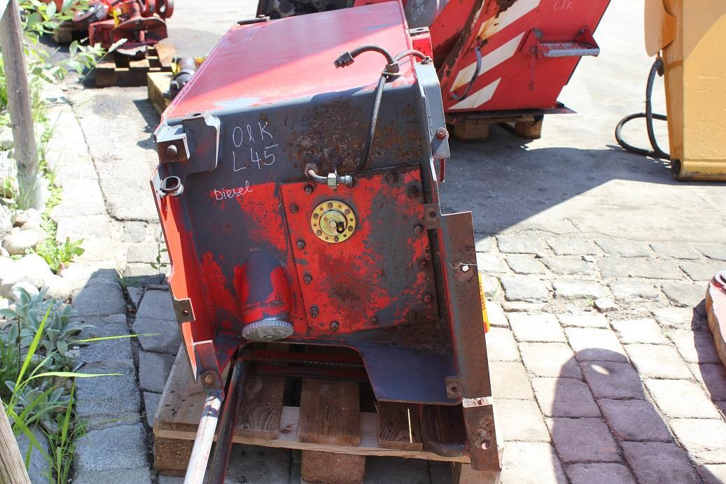 O&K L 45 - Tanque de combustível para Pá carregadora de rodas: foto 4 O&K L 45 - Tanque de combustível para Pá carregadora de rodas: foto 4