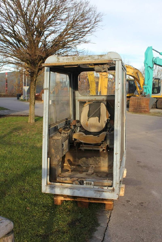 Poclain - Cabine para Máquina de construção: foto 2 Poclain - Cabine para Máquina de construção: foto 2