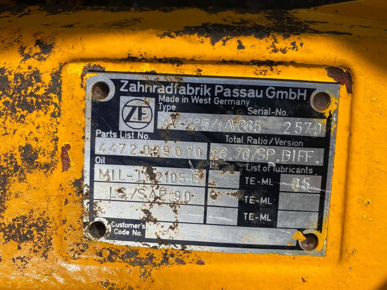 Zettelmeyer ZL 601 B ZF AV 225 - Eixo e peças para Máquina de construção: foto 4 Zettelmeyer ZL 601 B ZF AV 225 - Eixo e peças para Máquina de construção: foto 4