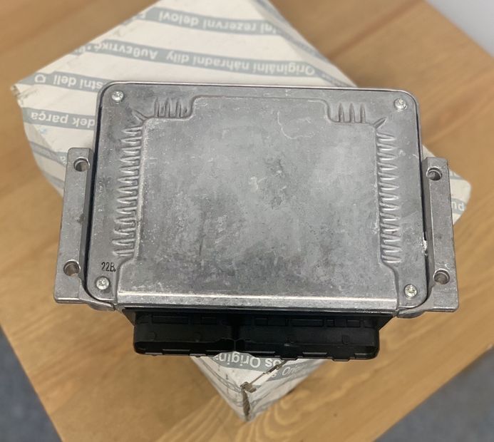 Bosch Sterownik Silnika Engine Control Ducato 2.8 HDI 281011755 for FIAT Ducato Boxer Jumper 2.8HDI 2000 - 2006 Oryginał NOWY commercial vehicle - Centralina electrónica para Veículo comercial: foto 2 Bosch Sterownik Silnika Engine Control Ducato 2.8 HDI 281011755 for FIAT Ducato Boxer Jumper 2.8HDI 2000 - 2006 Oryginał NOWY commercial vehicle - Centralina electrónica para Veículo comercial: foto 2